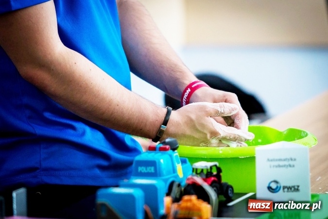 Zdjęcie w galerii na portalu naszraciborz.pl: Dzień Dziecka z Techniką w PWSZ w Raciborzu  wiadomości z regionu