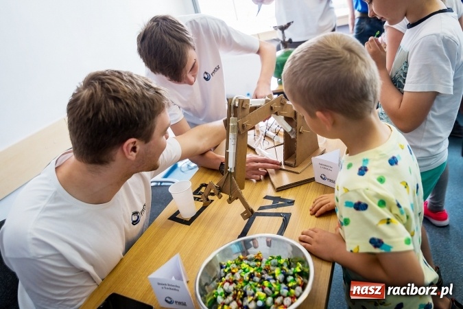 Zdjęcie w galerii na portalu naszraciborz.pl: Dzień Dziecka z Techniką w PWSZ w Raciborzu  wiadomości z regionu