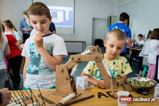 Zdjęcie w galerii na portalu naszraciborz.pl: Dzień Dziecka z Techniką w PWSZ w Raciborzu  wiadomości z regionu
