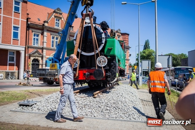 Zdjęcie w galerii na portalu naszraciborz.pl: Operacja Halinka - fotoreportaż z poprawiania torowiska wiadomości z regionu