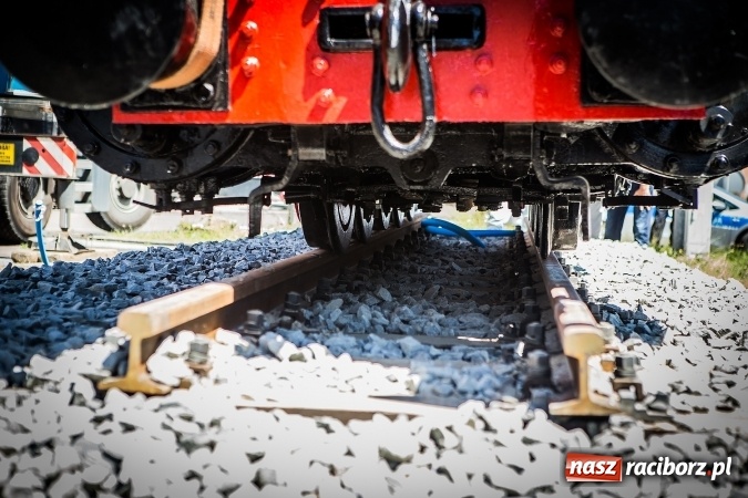 Zdjęcie w galerii na portalu naszraciborz.pl: Operacja Halinka - fotoreportaż z poprawiania torowiska wiadomości z regionu