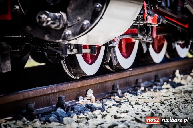 Zdjęcie w galerii na portalu naszraciborz.pl: Operacja Halinka - fotoreportaż z poprawiania torowiska wiadomości z regionu