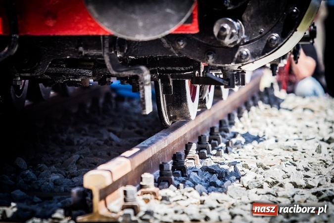 Zdjęcie w galerii na portalu naszraciborz.pl: Operacja Halinka - fotoreportaż z poprawiania torowiska wiadomości z regionu