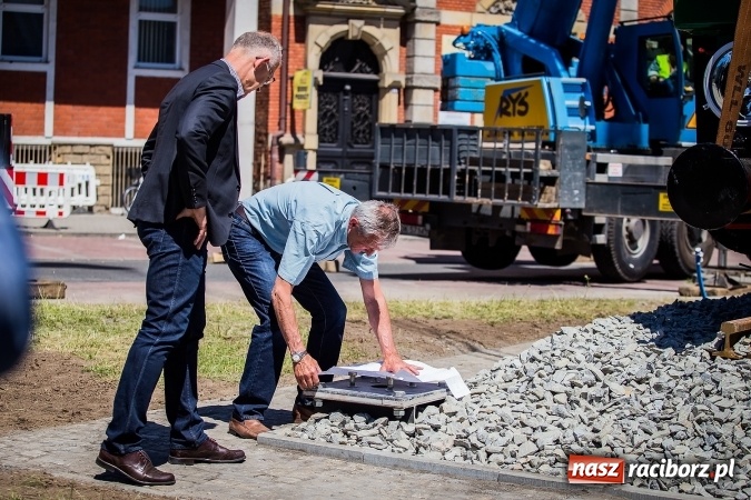 Zdjęcie w galerii na portalu naszraciborz.pl: Operacja Halinka - fotoreportaż z poprawiania torowiska wiadomości z regionu