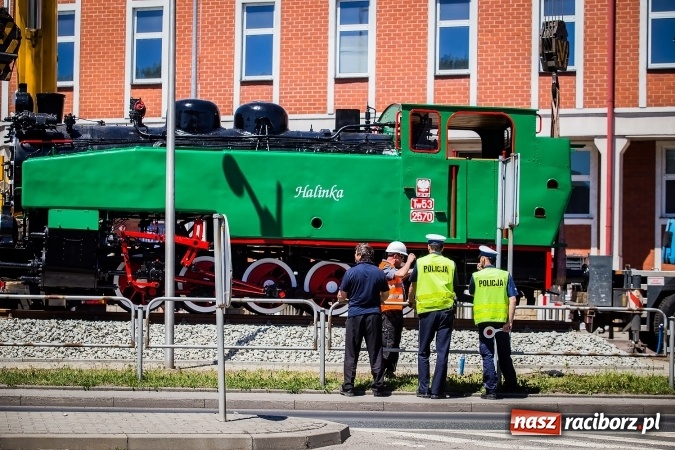 Zdjęcie w galerii na portalu naszraciborz.pl: Operacja Halinka - fotoreportaż z poprawiania torowiska wiadomości z regionu