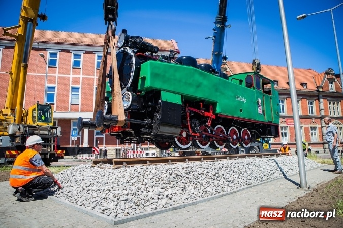 Zdjęcie w galerii na portalu naszraciborz.pl: Operacja Halinka - fotoreportaż z poprawiania torowiska wiadomości z regionu