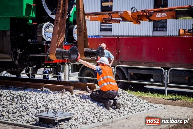 Zdjęcie w galerii na portalu naszraciborz.pl: Operacja Halinka - fotoreportaż z poprawiania torowiska wiadomości z regionu