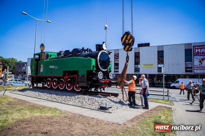 Zdjęcie w galerii na portalu naszraciborz.pl: Operacja Halinka - fotoreportaż z poprawiania torowiska wiadomości z regionu