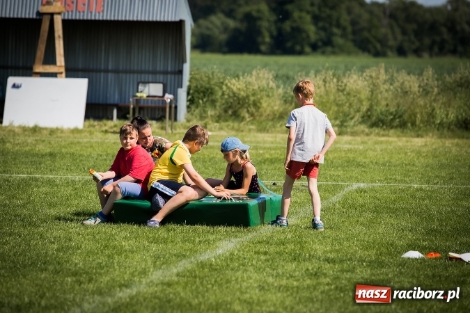 Zdjęcie w galerii na portalu naszraciborz.pl: Dzień Dziecka z Raptors Racibórz w Samborowicach wiadomości z regionu