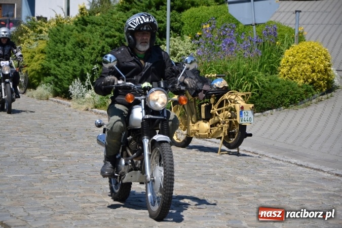 Zdjęcie w galerii na portalu naszraciborz.pl: Prajzska Rallye – czar starych samochodów  wiadomości z regionu