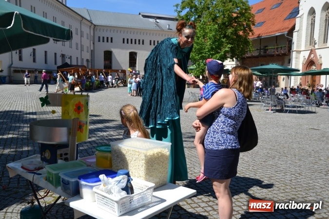Zdjęcie w galerii na portalu naszraciborz.pl: IV Czym Nędza bogata! - rodzinny piknik na Zamku Piastowskim za nami  wiadomości z regionu