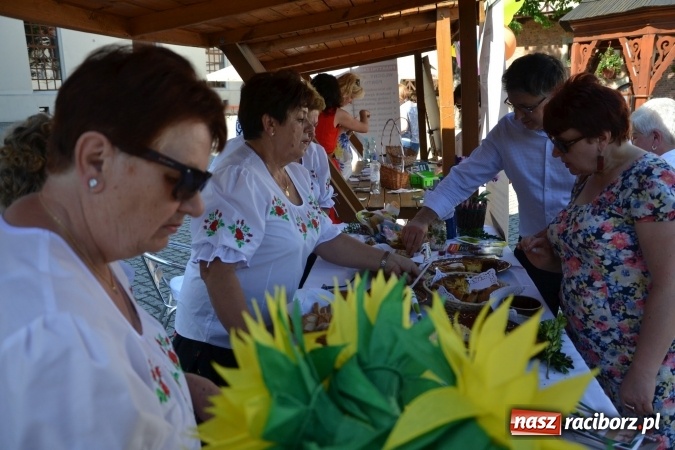 Zdjęcie w galerii na portalu naszraciborz.pl: IV Czym Nędza bogata! - rodzinny piknik na Zamku Piastowskim za nami  wiadomości z regionu