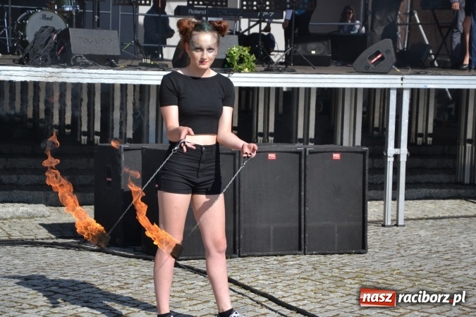 Zdjęcie w galerii na portalu naszraciborz.pl: IV Czym Nędza bogata! - rodzinny piknik na Zamku Piastowskim za nami  wiadomości z regionu