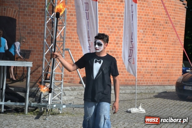 Zdjęcie w galerii na portalu naszraciborz.pl: IV Czym Nędza bogata! - rodzinny piknik na Zamku Piastowskim za nami  wiadomości z regionu