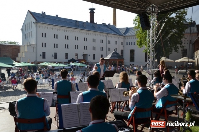 Zdjęcie w galerii na portalu naszraciborz.pl: IV Czym Nędza bogata! - rodzinny piknik na Zamku Piastowskim za nami  wiadomości z regionu