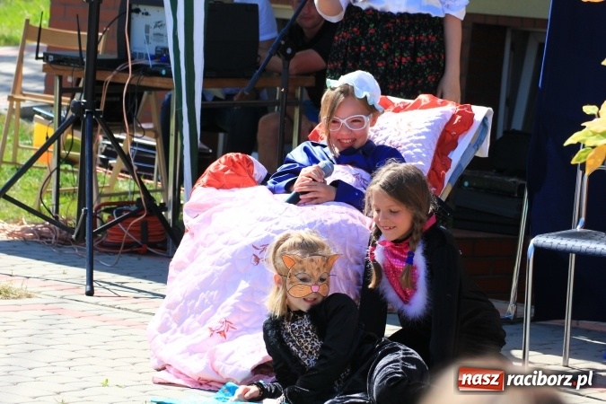 Zdjęcie w galerii na portalu naszraciborz.pl: Dzień Dziecka z klaunami w Rzuchowie wiadomości z regionu