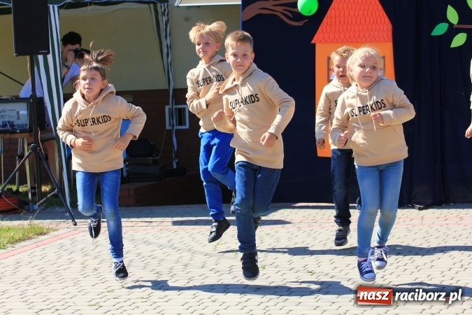 Zdjęcie w galerii na portalu naszraciborz.pl: Dzień Dziecka z klaunami w Rzuchowie wiadomości z regionu