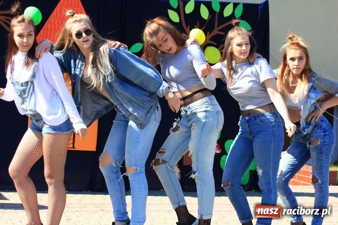 Zdjęcie w galerii na portalu naszraciborz.pl: Dzień Dziecka z klaunami w Rzuchowie wiadomości z regionu