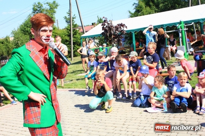 Zdjęcie w galerii na portalu naszraciborz.pl: Dzień Dziecka z klaunami w Rzuchowie wiadomości z regionu