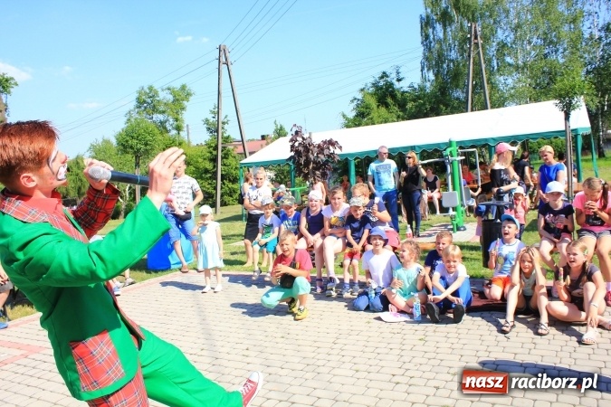 Zdjęcie w galerii na portalu naszraciborz.pl: Dzień Dziecka z klaunami w Rzuchowie wiadomości z regionu
