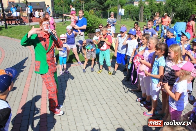 Zdjęcie w galerii na portalu naszraciborz.pl: Dzień Dziecka z klaunami w Rzuchowie wiadomości z regionu