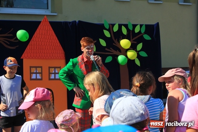 Zdjęcie w galerii na portalu naszraciborz.pl: Dzień Dziecka z klaunami w Rzuchowie wiadomości z regionu