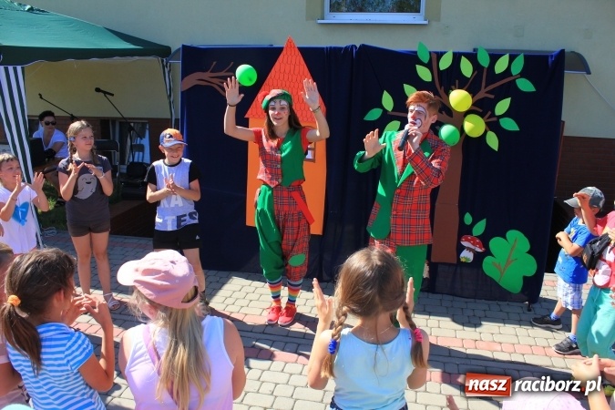 Zdjęcie w galerii na portalu naszraciborz.pl: Dzień Dziecka z klaunami w Rzuchowie wiadomości z regionu