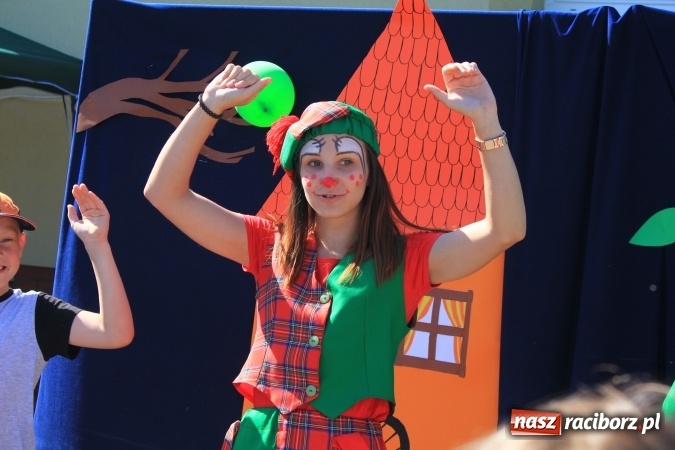 Zdjęcie w galerii na portalu naszraciborz.pl: Dzień Dziecka z klaunami w Rzuchowie wiadomości z regionu