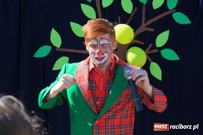 Zdjęcie w galerii na portalu naszraciborz.pl: Dzień Dziecka z klaunami w Rzuchowie wiadomości z regionu