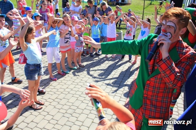 Zdjęcie w galerii na portalu naszraciborz.pl: Dzień Dziecka z klaunami w Rzuchowie wiadomości z regionu