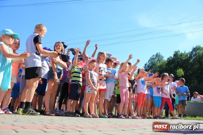 Zdjęcie w galerii na portalu naszraciborz.pl: Dzień Dziecka z klaunami w Rzuchowie wiadomości z regionu