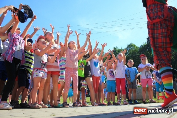Zdjęcie w galerii na portalu naszraciborz.pl: Dzień Dziecka z klaunami w Rzuchowie wiadomości z regionu
