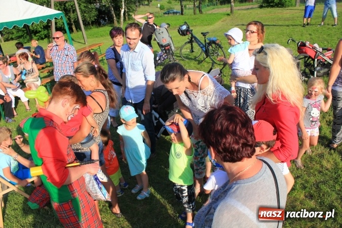 Zdjęcie w galerii na portalu naszraciborz.pl: Dzień Dziecka z klaunami w Rzuchowie wiadomości z regionu