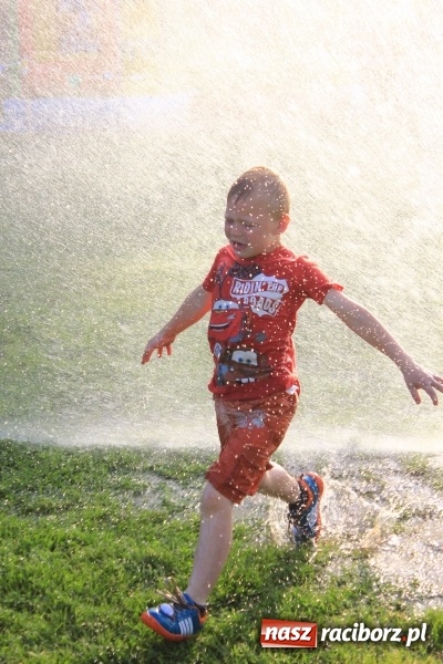 Zdjęcie w galerii na portalu naszraciborz.pl: Dzień Dziecka z klaunami w Rzuchowie wiadomości z regionu