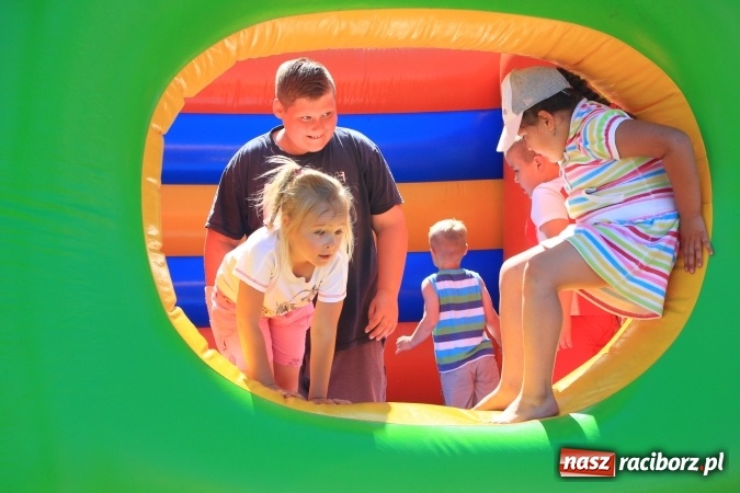 Zdjęcie w galerii na portalu naszraciborz.pl: Dzień Dziecka z klaunami w Rzuchowie wiadomości z regionu