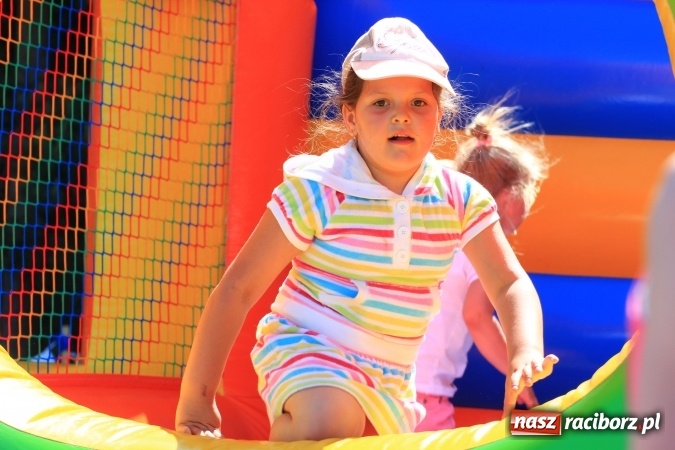 Zdjęcie w galerii na portalu naszraciborz.pl: Dzień Dziecka z klaunami w Rzuchowie wiadomości z regionu