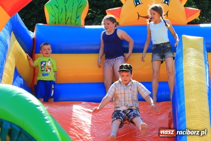 Zdjęcie w galerii na portalu naszraciborz.pl: Dzień Dziecka z klaunami w Rzuchowie wiadomości z regionu