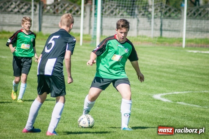 Zdjęcie w galerii na portalu naszraciborz.pl: Przegrywać także trzeba się nauczyć. Nieprzyjemny incydent po meczu trampkarzy w Tworkowie wiadomości z regionu