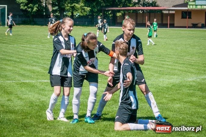 Zdjęcie w galerii na portalu naszraciborz.pl: Przegrywać także trzeba się nauczyć. Nieprzyjemny incydent po meczu trampkarzy w Tworkowie wiadomości z regionu