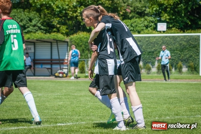 Zdjęcie w galerii na portalu naszraciborz.pl: Przegrywać także trzeba się nauczyć. Nieprzyjemny incydent po meczu trampkarzy w Tworkowie wiadomości z regionu