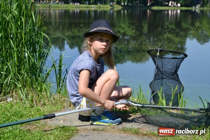 Zdjęcie w galerii na portalu naszraciborz.pl: Wędkarski Dzień Dziecka na Trzecioku wiadomości z regionu