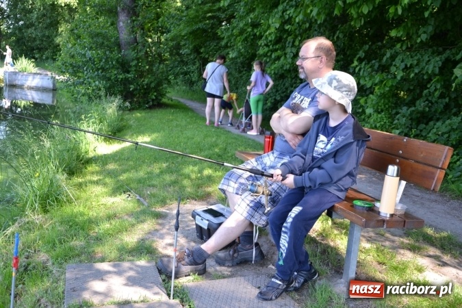 Zdjęcie w galerii na portalu naszraciborz.pl: Wędkarski Dzień Dziecka na Trzecioku wiadomości z regionu