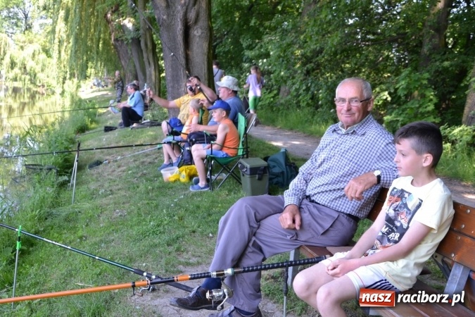 Zdjęcie w galerii na portalu naszraciborz.pl: Wędkarski Dzień Dziecka na Trzecioku wiadomości z regionu