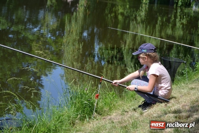 Zdjęcie w galerii na portalu naszraciborz.pl: Wędkarski Dzień Dziecka na Trzecioku wiadomości z regionu