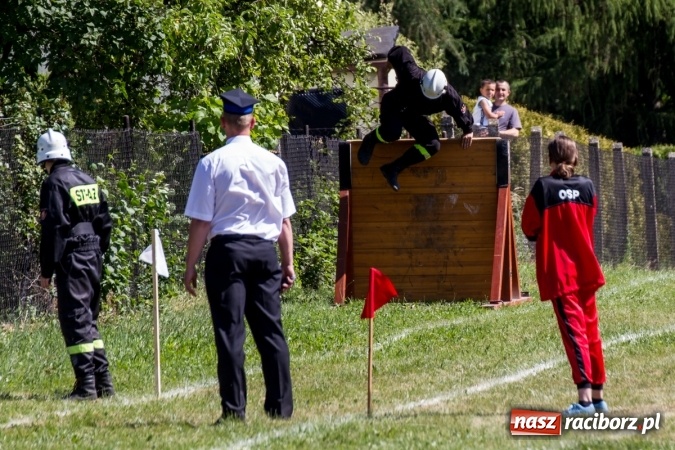 Zdjęcie w galerii na portalu naszraciborz.pl: Sudół wśród panów, Markowice wśród pań. Miejskie zawody sportowo-pożarnicze za nami wiadomości z regionu