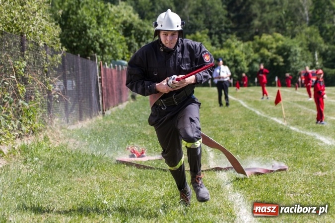 Zdjęcie w galerii na portalu naszraciborz.pl: Sudół wśród panów, Markowice wśród pań. Miejskie zawody sportowo-pożarnicze za nami wiadomości z regionu