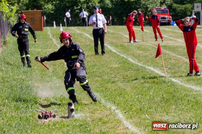 Zdjęcie w galerii na portalu naszraciborz.pl: Sudół wśród panów, Markowice wśród pań. Miejskie zawody sportowo-pożarnicze za nami wiadomości z regionu
