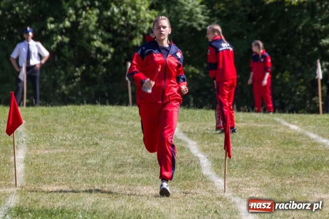 Zdjęcie w galerii na portalu naszraciborz.pl: Sudół wśród panów, Markowice wśród pań. Miejskie zawody sportowo-pożarnicze za nami wiadomości z regionu
