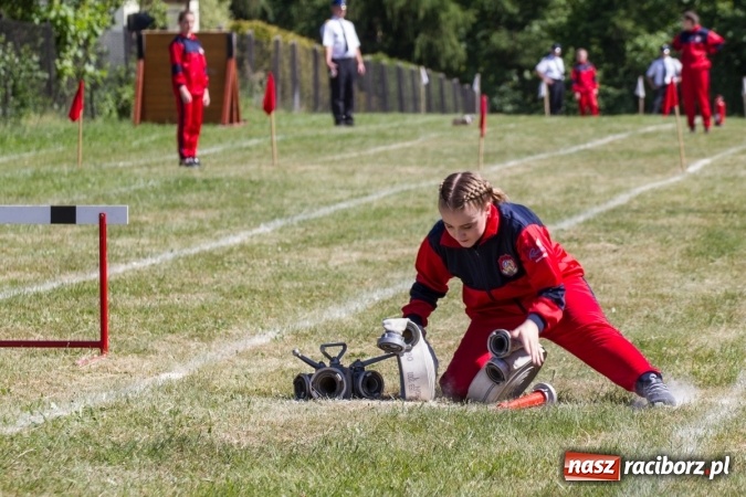 Zdjęcie w galerii na portalu naszraciborz.pl: Sudół wśród panów, Markowice wśród pań. Miejskie zawody sportowo-pożarnicze za nami wiadomości z regionu