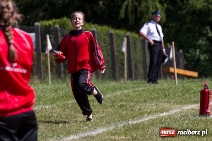 Zdjęcie w galerii na portalu naszraciborz.pl: Sudół wśród panów, Markowice wśród pań. Miejskie zawody sportowo-pożarnicze za nami wiadomości z regionu